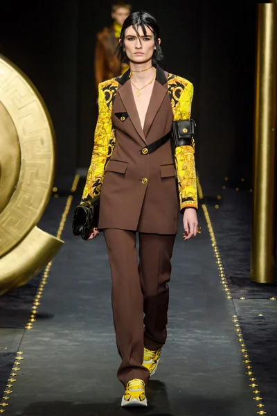 Look 4